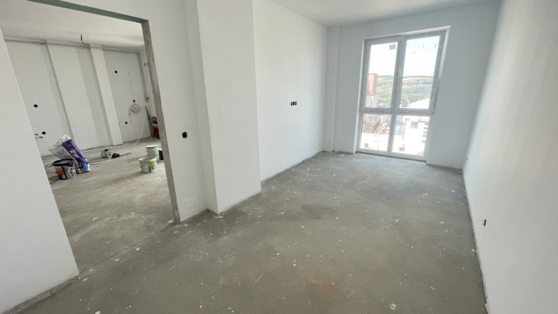 Apartament 2 cam 54mp+balc,etaj 1 zona VIVO str Razoare