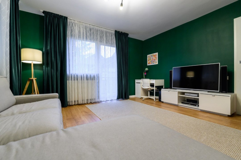 Vanzare apartament 3 camere decomandat, 68 mp+parcare in Grigorescu,zona Donath