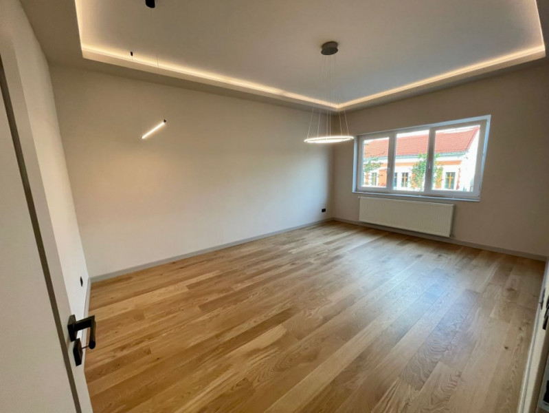 Apartament 2 camere+birou si dressing, 65 mp, Ultracentral, ultrafinisat 