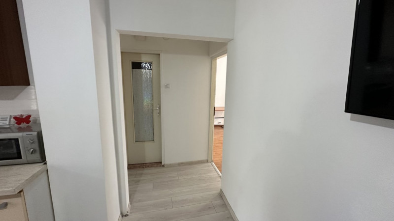 Apartament 2 camere decomandat,zona Intre Lacuri