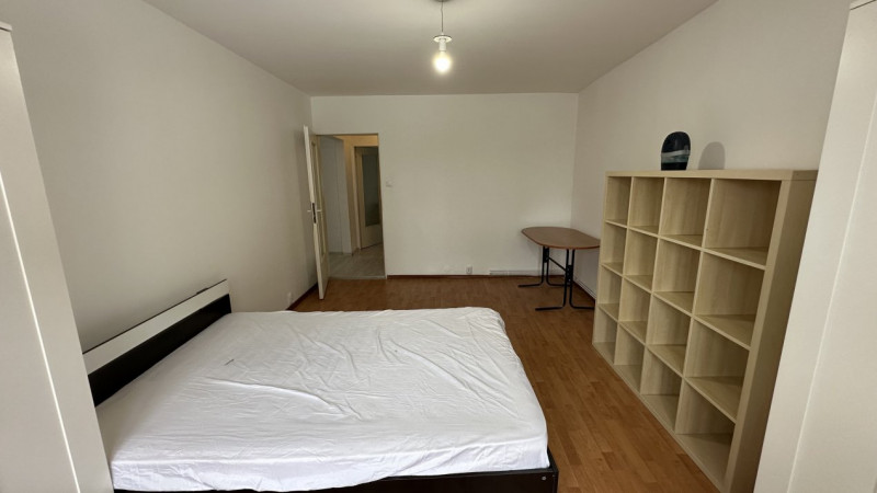 Apartament 2 camere decomandat,zona Intre Lacuri