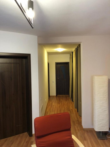 Apartament  de inchiriat cu 3 camere + parcare,zona Parcul IRIS