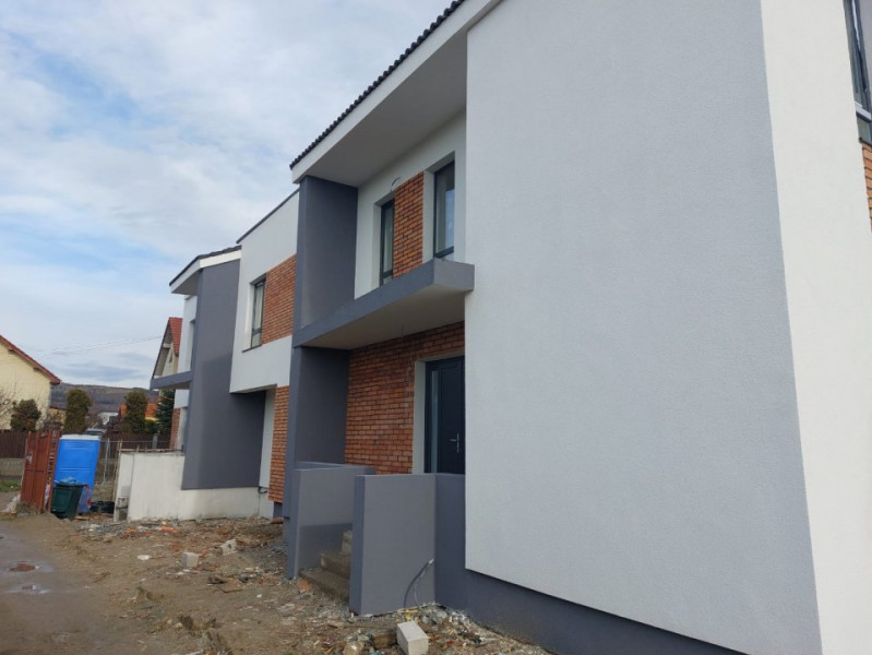 Duplex de vanzare 4 camere,121mp utili si teren 262mp Someseni zona de case