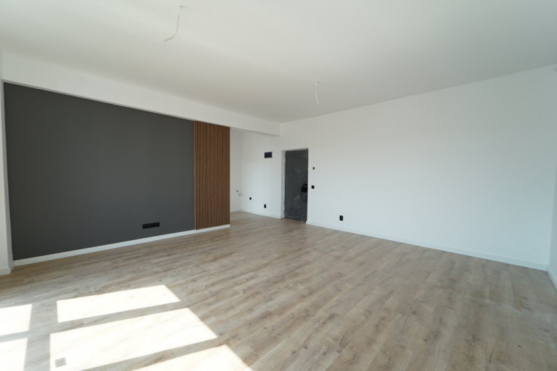 Comision 0! Apartament 2 cam ultrafinisat, și mobilat ,zona VIVO str Razoare