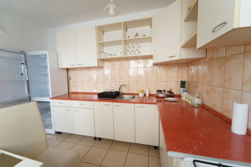 Apartament in casa 3 camere ,cu 2 bai zona USAMV