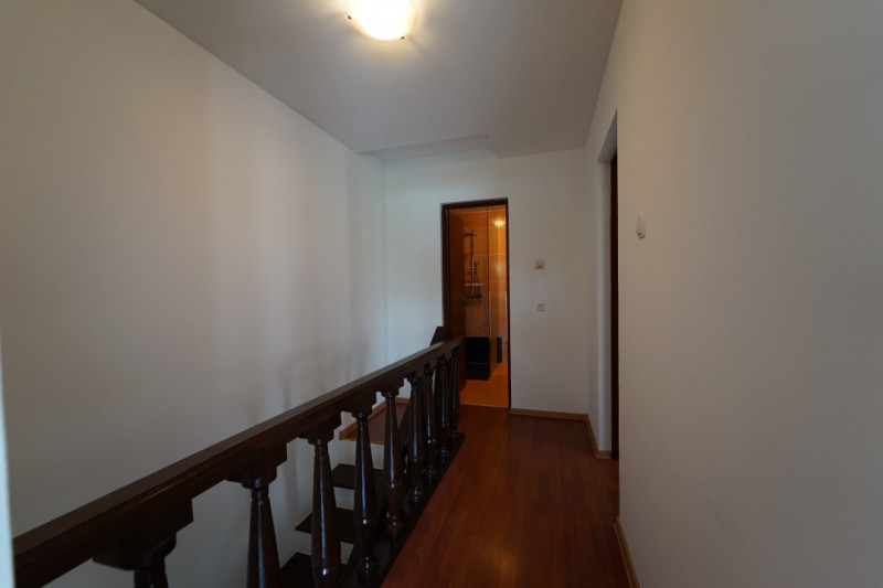 Apartament in casa 3 camere ,cu 2 bai zona USAMV