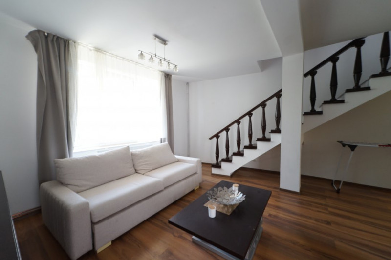 Apartament in casa 3 camere ,cu 2 bai zona USAMV