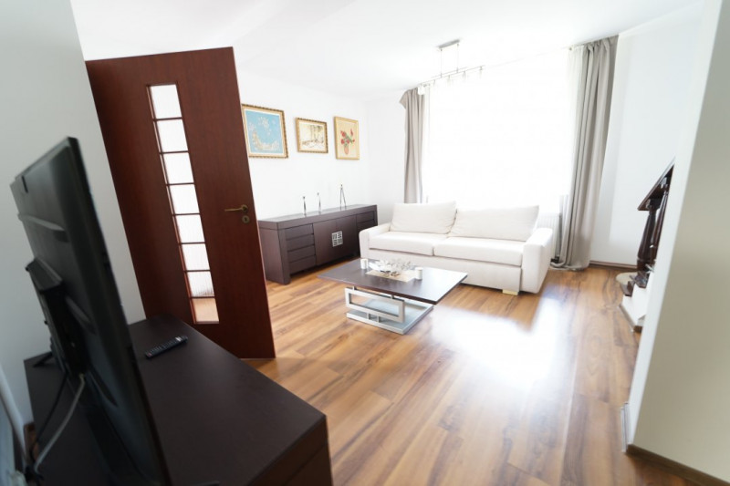 Apartament in casa 3 camere ,cu 2 bai zona USAMV