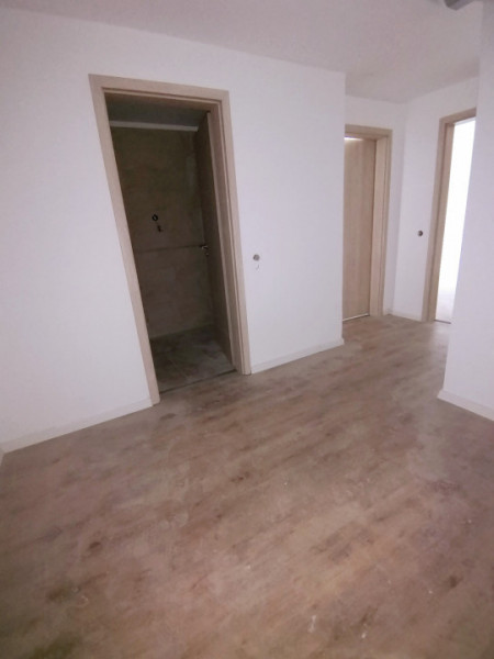 Apartment 3 camere în Grigorescu  cu scara interioară ,82 mp, finisat 