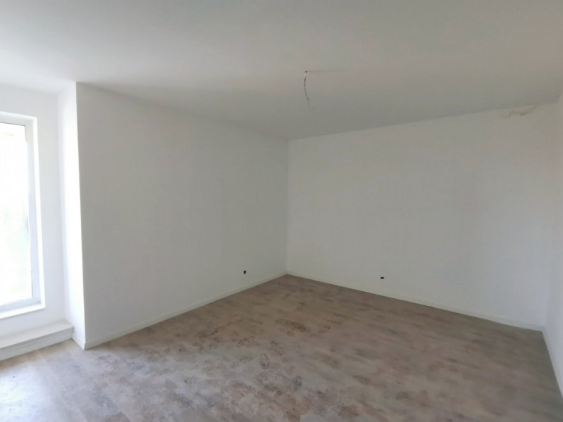 Apartment 3 camere în Grigorescu  cu scara interioară ,82 mp, finisat 