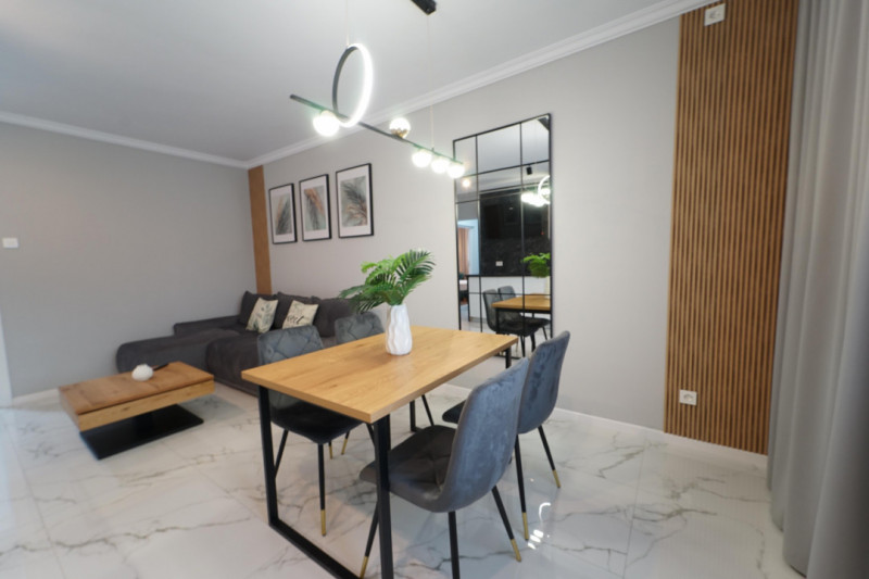 Prima Inchiriere ! Apartament  de 3 camere in Centru str Republicii