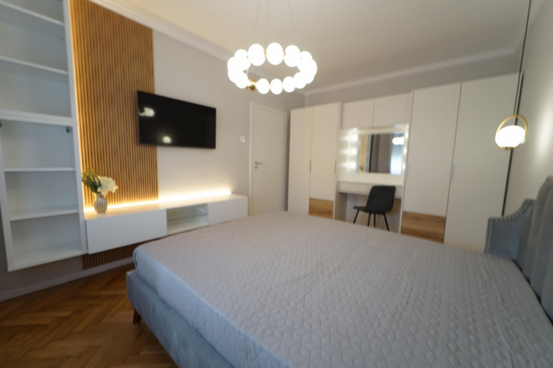 Prima Inchiriere ! Apartament  de 3 camere in Centru str Republicii