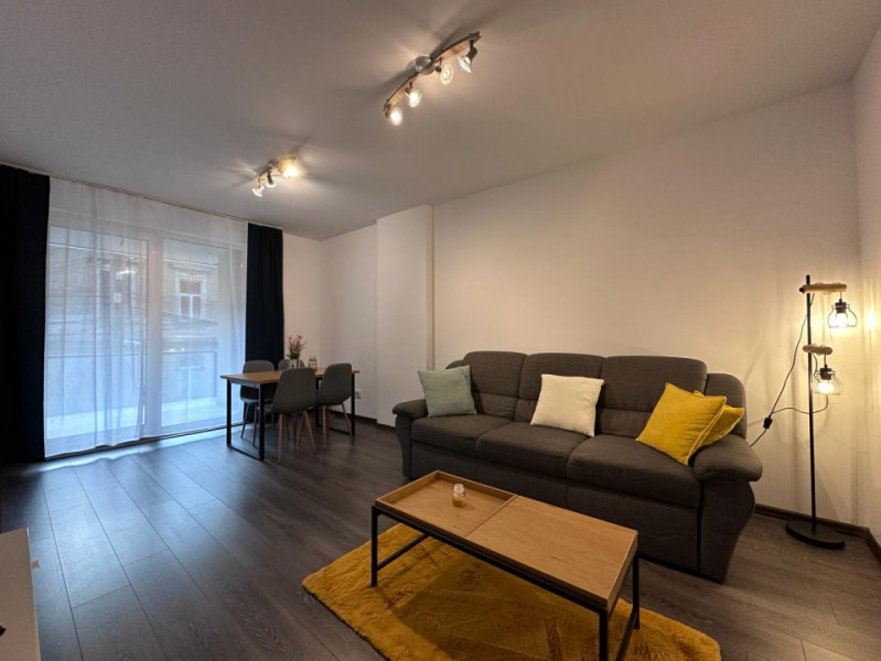 Ap. 2 camere,în Centru Pta Mihai Viteazu in Ansamblul Platinia