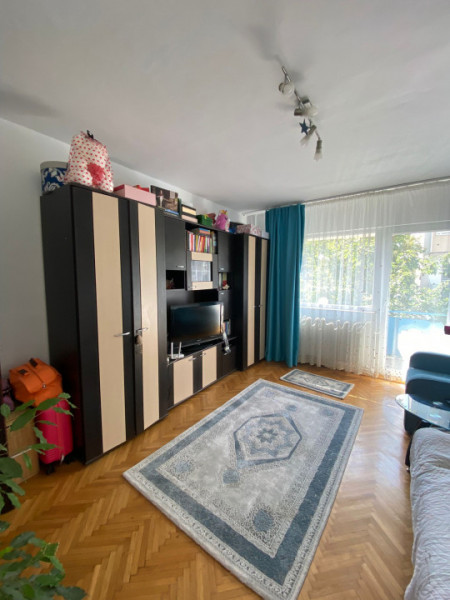 Vanzare apartament 2 camere decomandat, 50 mp+parcare in Grigorescu,zona Donath