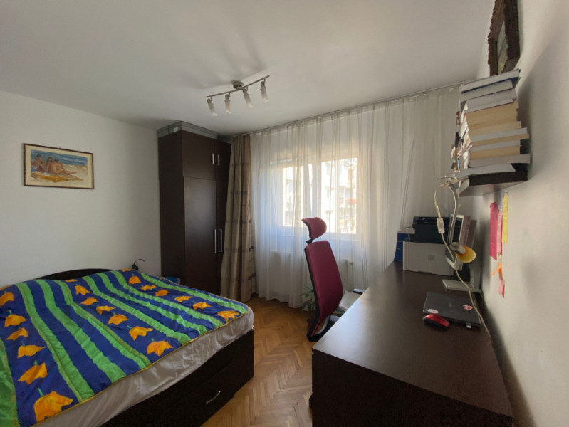 Vanzare apartament 2 camere decomandat, 50 mp+parcare in Grigorescu,zona Donath