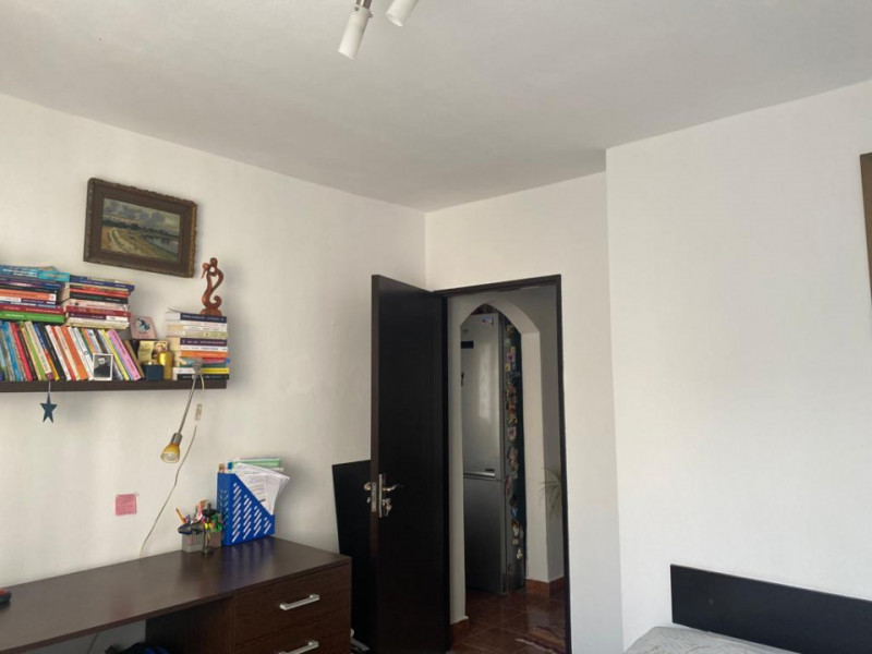 Vanzare apartament 2 camere decomandat, 50 mp+parcare in Grigorescu,zona Donath