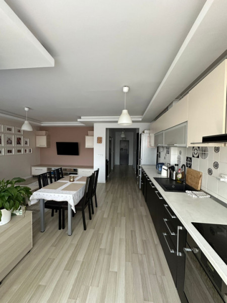 Apartament 3 camere+2 parcări in zona Metro(VIVO Mall)