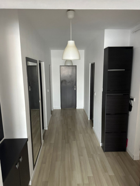 Apartament 3 camere+2 parcări in zona Metro(VIVO Mall)