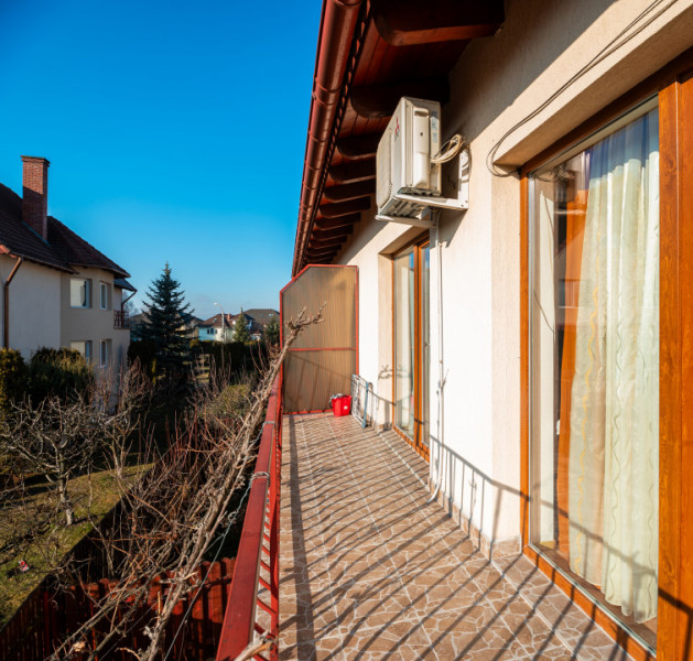 Casa tip duplex cu garaj in Buna Ziua, zona Grand Hotel Italia