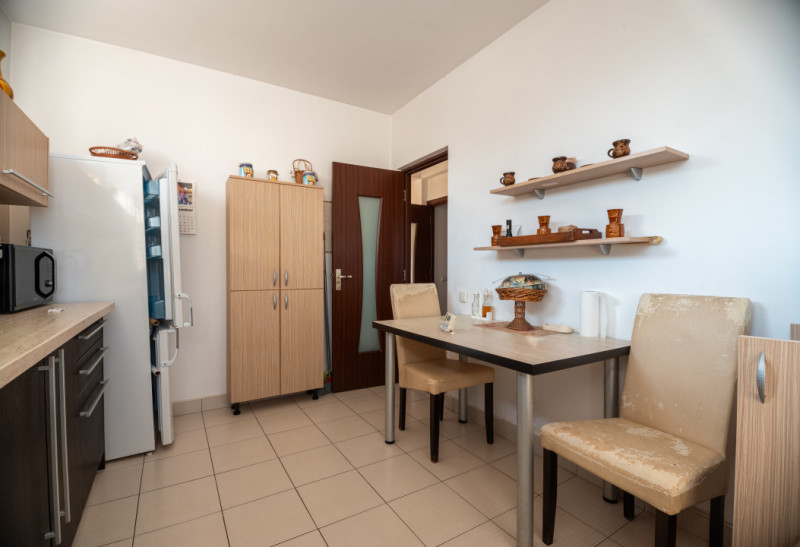 Casa tip duplex cu garaj in Buna Ziua, zona Grand Hotel Italia