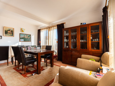 Casa tip duplex cu garaj in Buna Ziua, zona Grand Hotel Italia