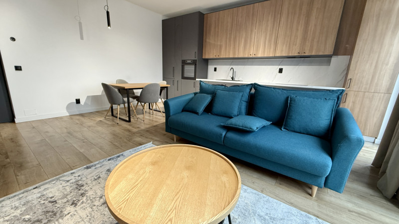 Apartament 2 cam, 54mp+balcon,zona VIVO str Razoare