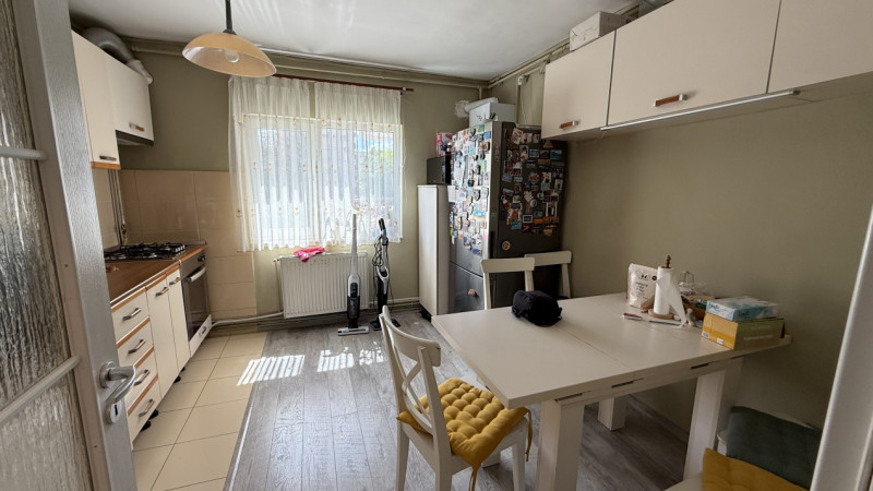 Apartament 3 camere + parcare,conf sporit,zona Calvaria
