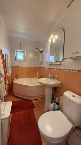 Apartament 3 camere + parcare,conf sporit,zona Calvaria