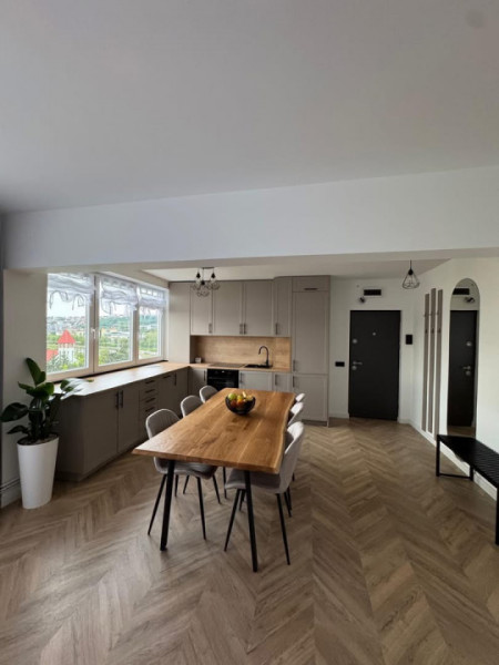 Vanzare ap  3 camere ,65 mp+parcare in Grigorescu, zona 1 Decembrie