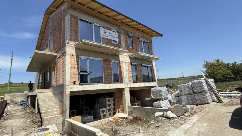 COMISION 0! Vanzare Duplex in Dambul Rotund, 4 camere 202 mp,teren 234mp
