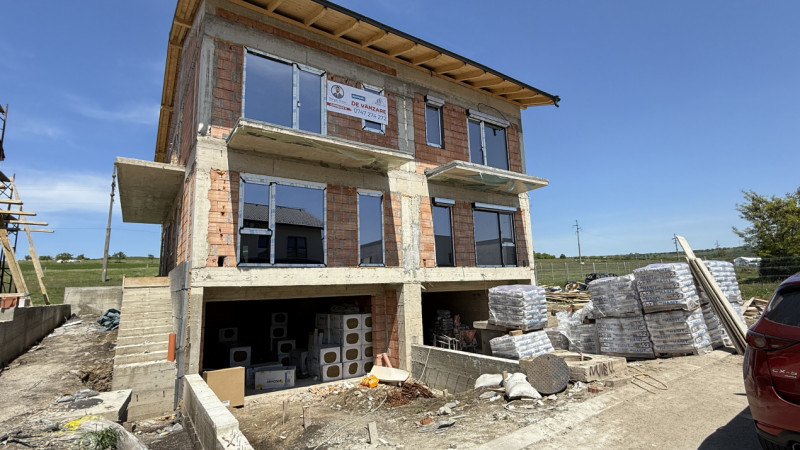 COMISION 0! Vanzare Duplex in Dambul Rotund, 4 camere 202 mp,teren 234mp
