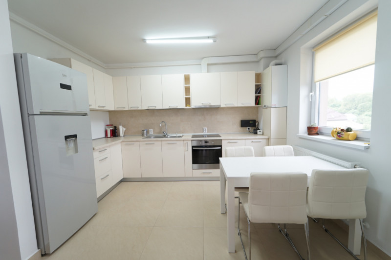 Apartament 3 camere+ parcare de vanzare,finisat in  Borhanci