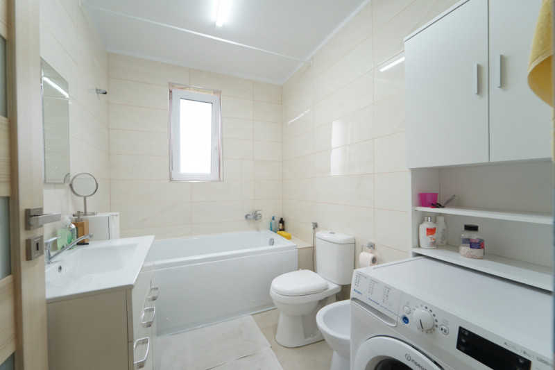 Apartament 3 camere+ parcare de vanzare,finisat in  Borhanci