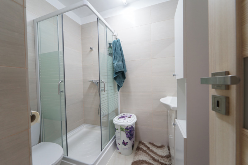 Apartament 3 camere+ parcare de vanzare,finisat in  Borhanci
