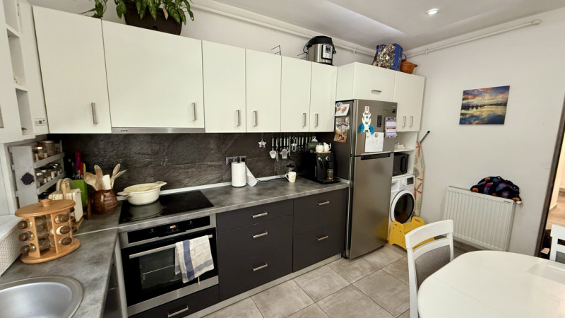 Ap 2 camere+parcare,finisat ,Floresti, zona Terra