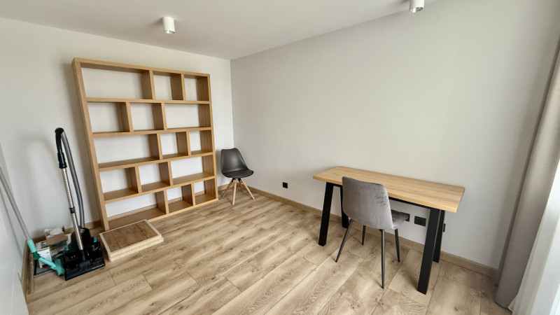 Prima inchiriere Apartament LUX 4 camere + garaj ,in zona Metro-BMW (VIVO Mall)