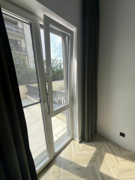  Inchiriere ap 2 cam+ parcare, 50mp+47 mp terasa ,zona VIVO str Razoare
