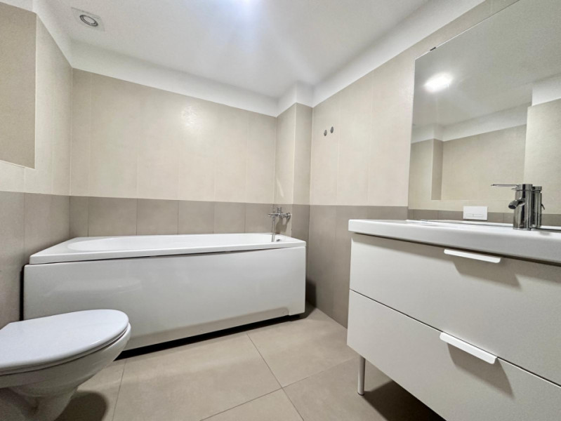 Apartament 3 camere Centru , bloc nou Str Ploiești 