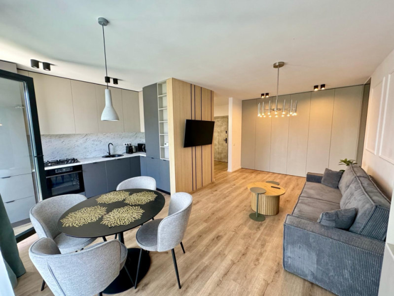 Ap 2 camere De LUX +garaj de inchiriat in Rozelor Residence