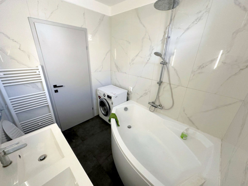 Apartament de vânzare, 2 Camere, 67mp, Zonă Centrală-Republicii