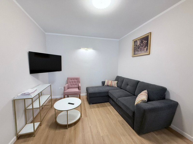 Apartament 3 camere de vanzare in Ansamblul Columna Residence, zona VIVO