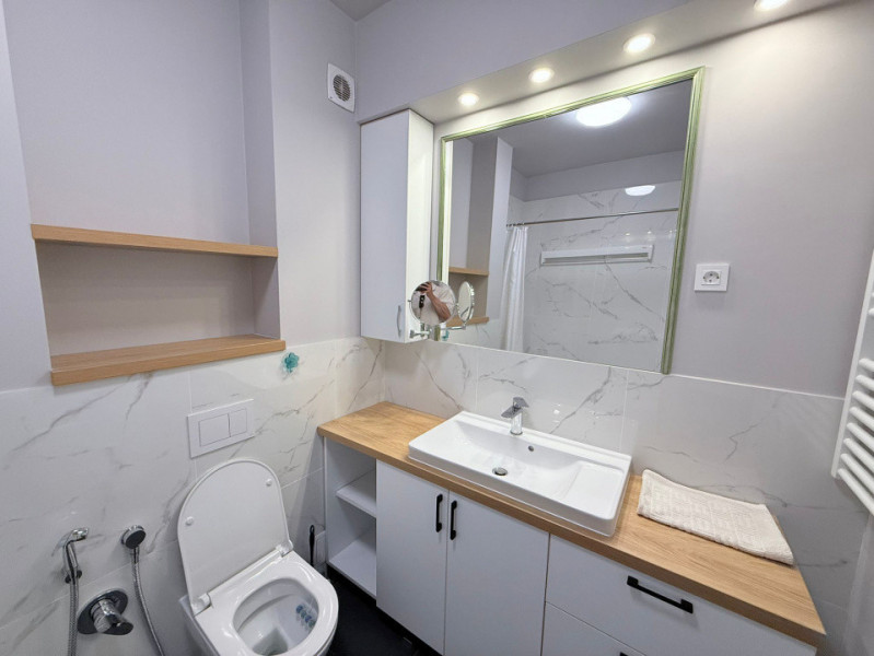 Apartament 3 camere de vanzare in Ansamblul Columna Residence, zona VIVO