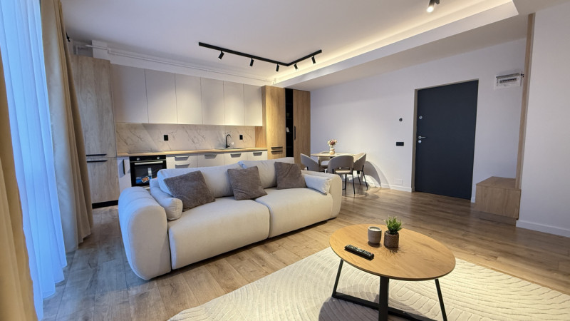  Apartament 2 cam Lux bloc nou ,57 mp+balcon,zona VIVO str Razoare