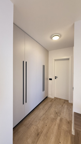  Apartament 2 cam Lux bloc nou ,57 mp+balcon,zona VIVO str Razoare