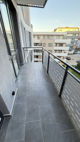 Apartament 2 cam Lux bloc nou ,57 mp+balcon,zona VIVO str Razoare