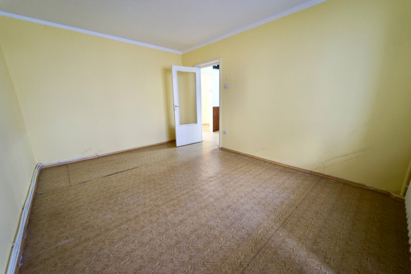 Apartament 3 camere| Decomandat |cart.Manastur| str Mehedinți |zona Nora|