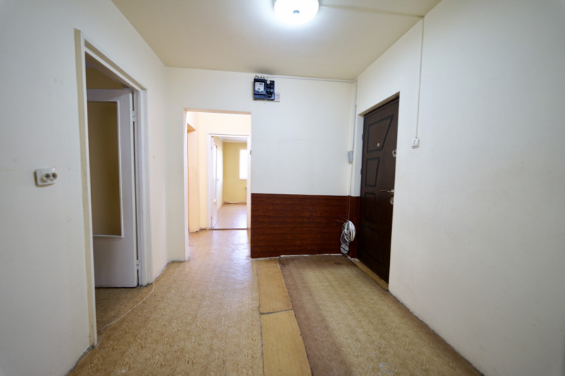 Apartament 3 camere| Decomandat |cart.Manastur| str Mehedinți |zona Nora|