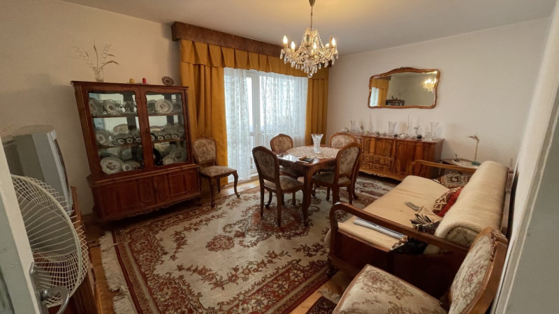 Apartament 3 camere de vanzare,cart Manastur,str Tasnad