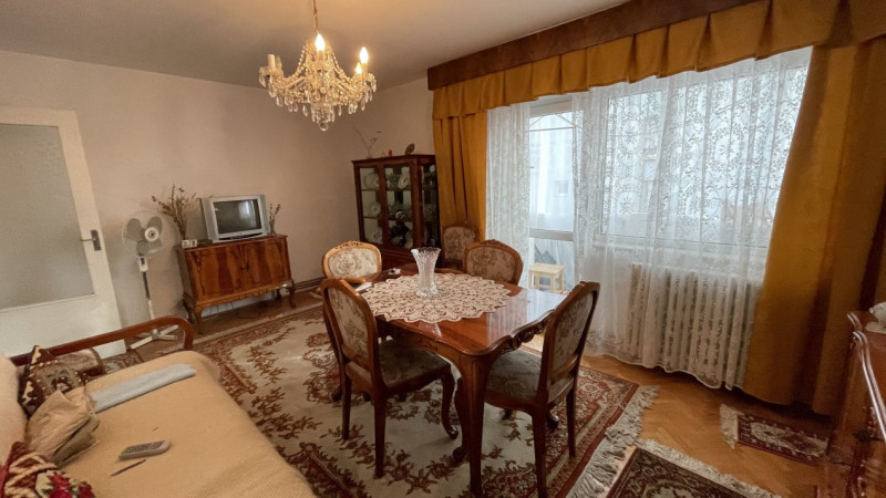 Apartament 3 camere de vanzare,cart Manastur,str Tasnad