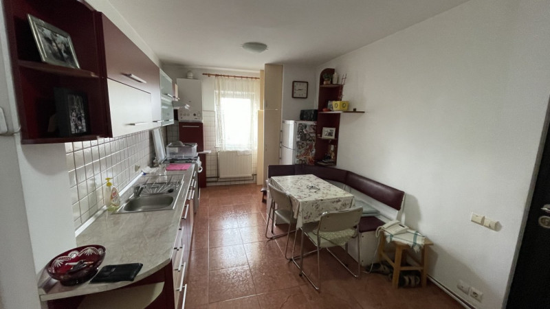 Apartament 3 camere de vanzare,cart Manastur,str Tasnad